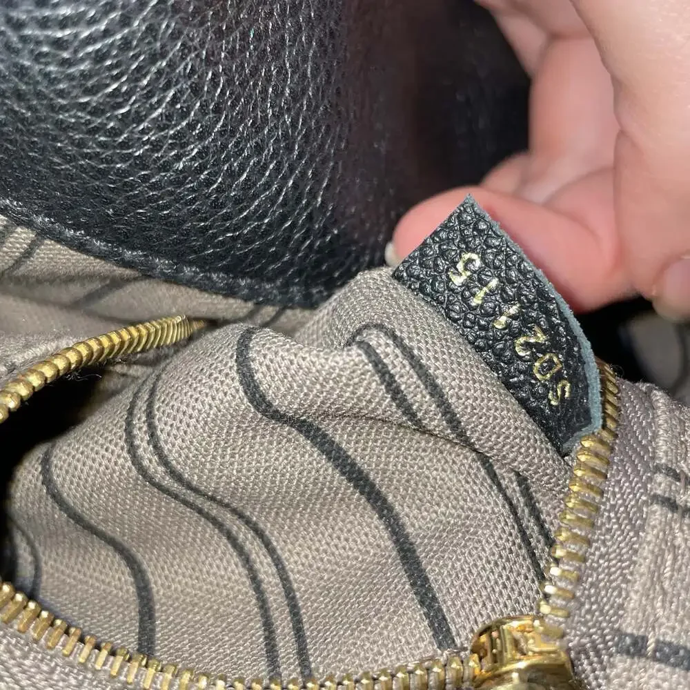 Louis Vuitton Bagatelle Hobo Empreinte #247446L21B - Picture 9 of 9